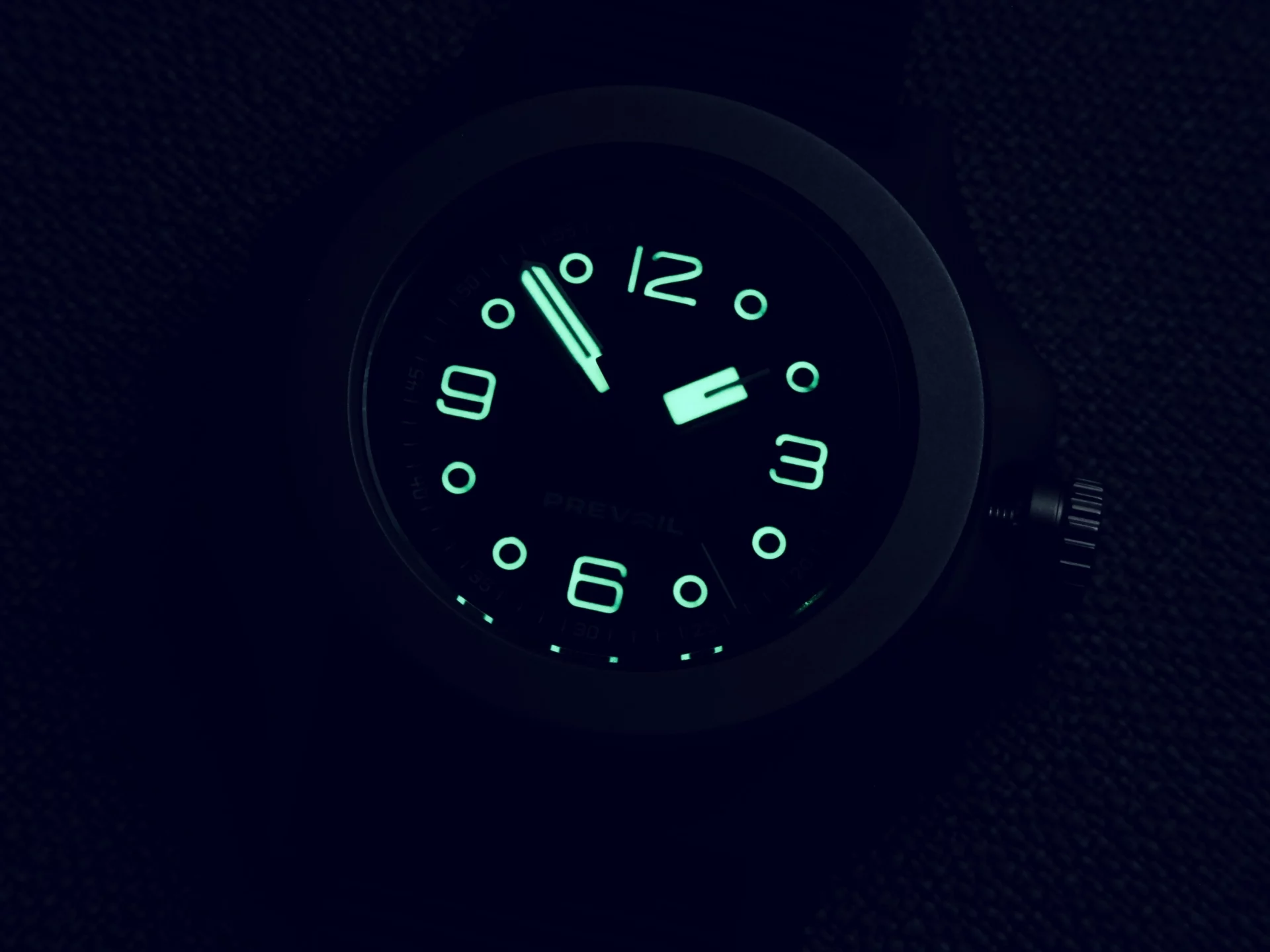 Prevail Onward Field Explorer luminosité de nuit