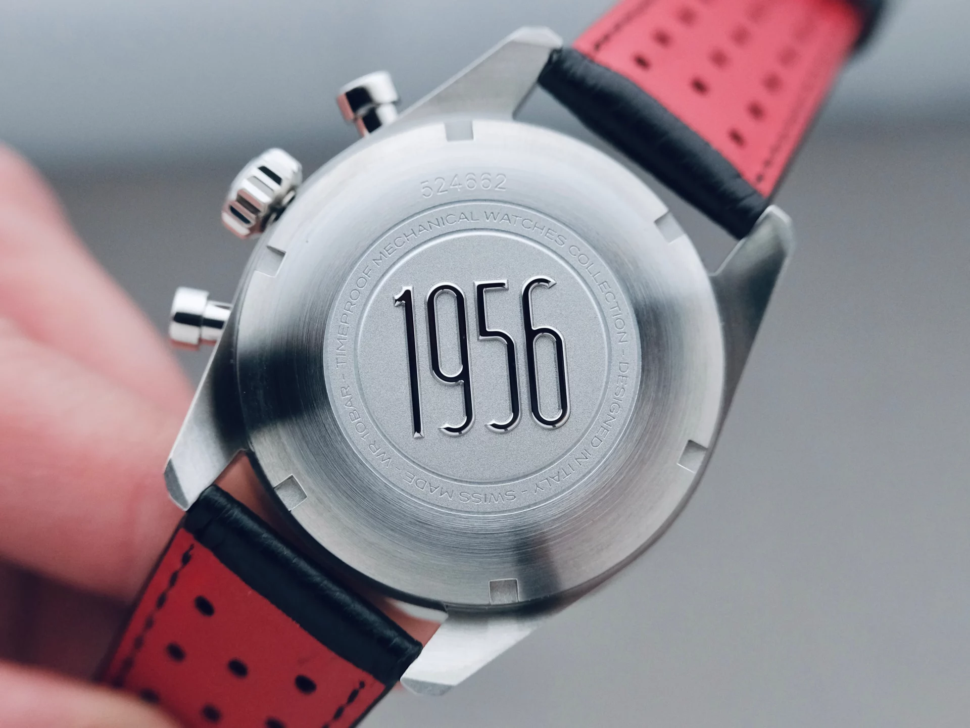 echo/neutra 1956 Chronograph White fond de boîte 