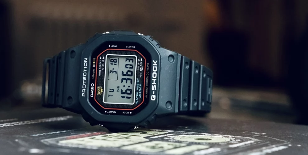 G-Shock DW-5000R-1A Le retour de la légende digitale
