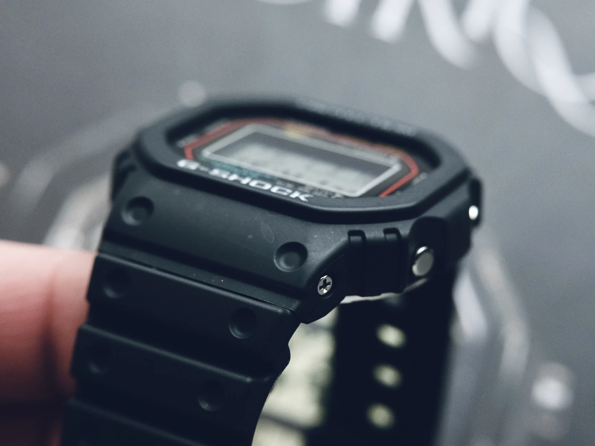 Casio G-Shock DW-5000R-1A boîtier et bracelet en bio-résine