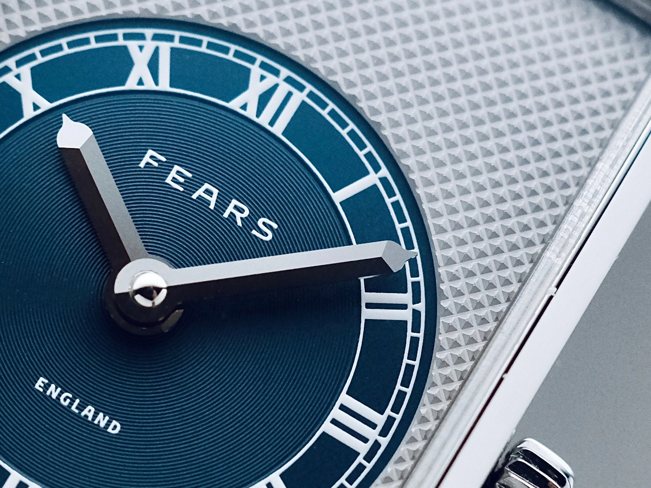 Fears Arnos Pewter Blue détails du cadran