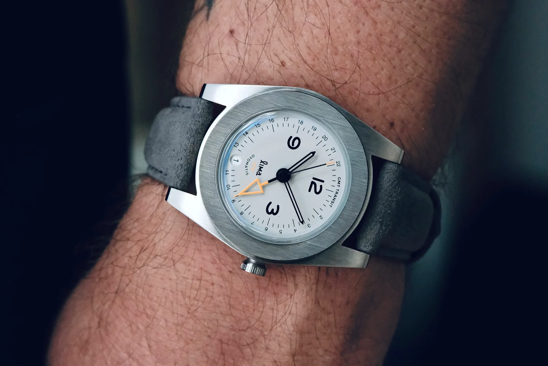 Lima GMT Transit Grey au poignet