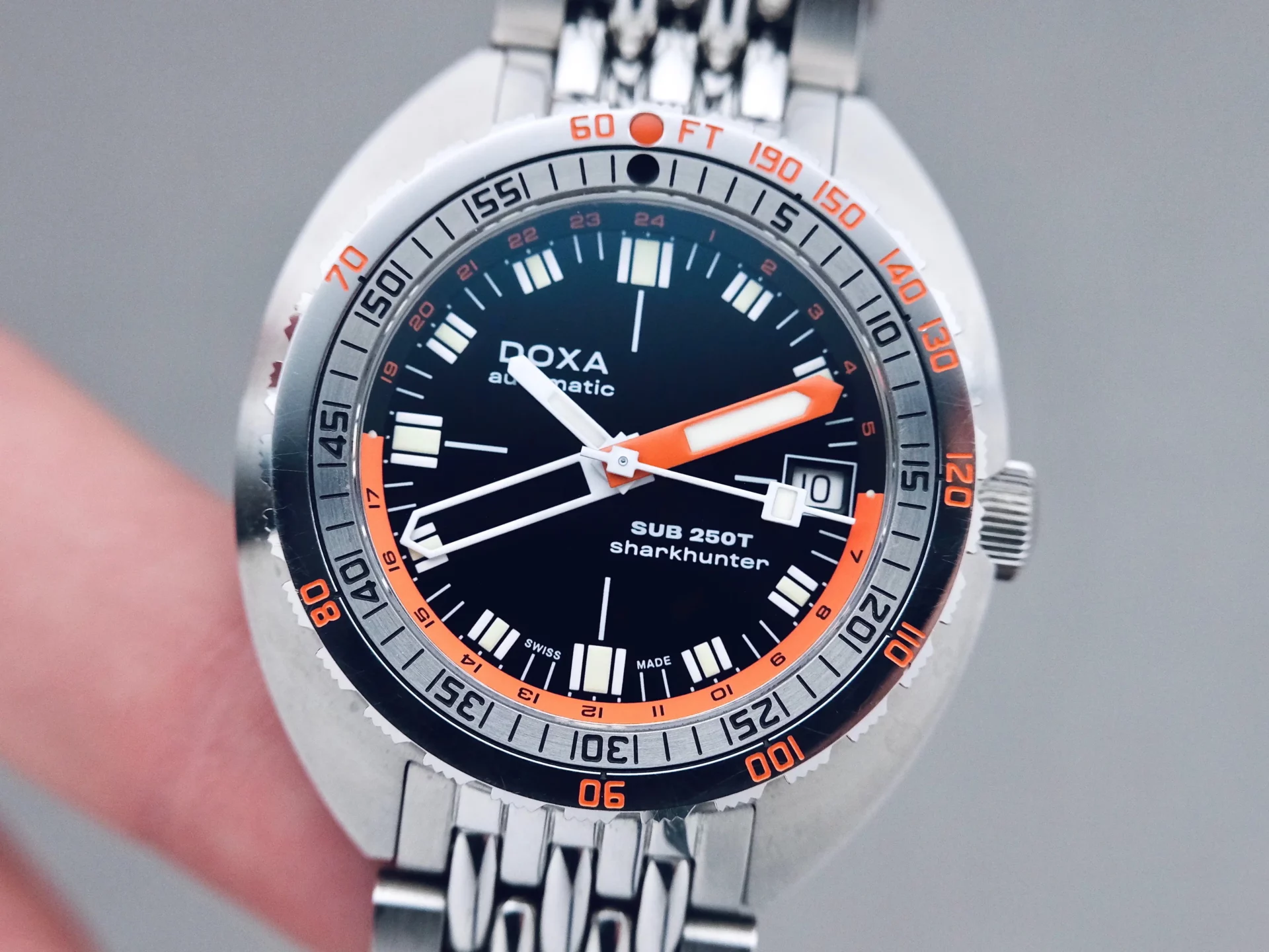 Doxa SUB 250T GMT Sharkhunter réf. 855.10.101.10 cadran