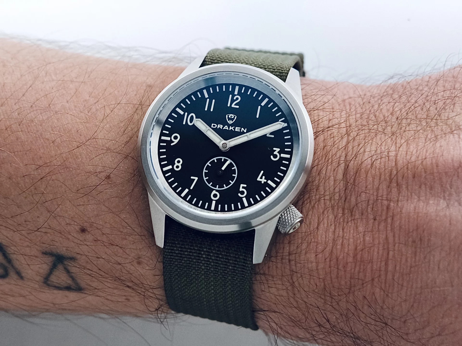 Draken Aoraki Mil-Spec au poignet