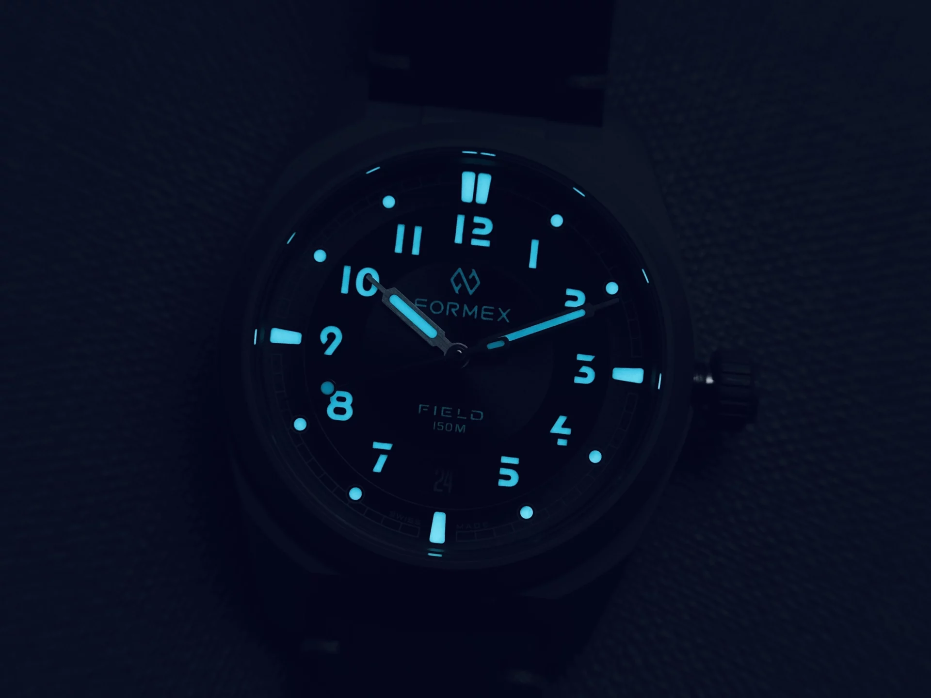 Formex Field V2 Basalt Gray luminescence 