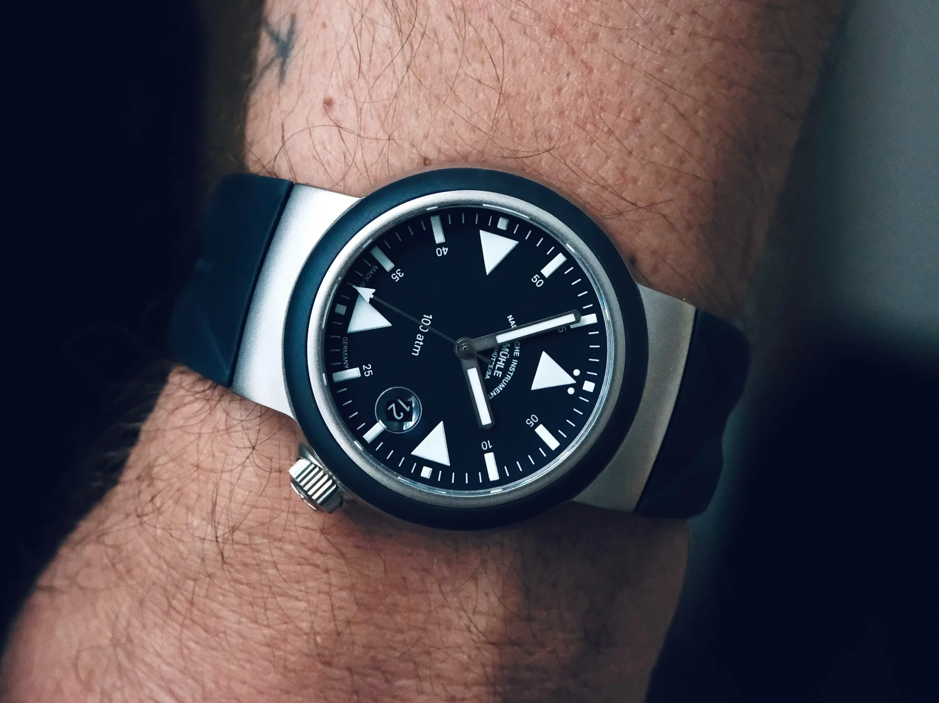 # Mühle-Glashütte S.A.R. Rescue-Timer Nautical Blue au poignet