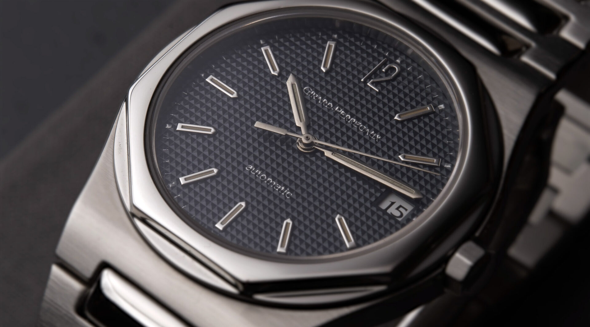 Girard-Perregaux Laureato