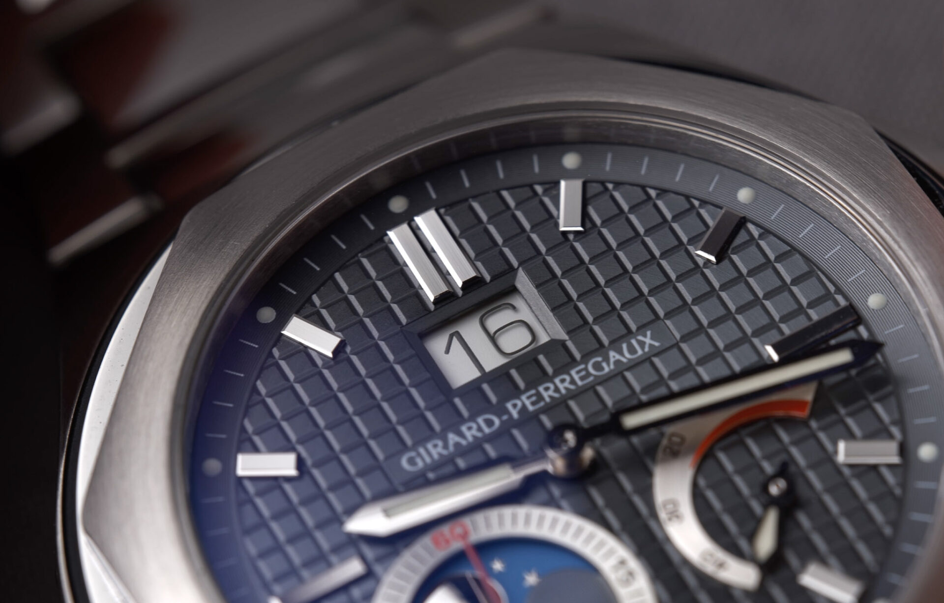 Girard-Perregaux Laureato