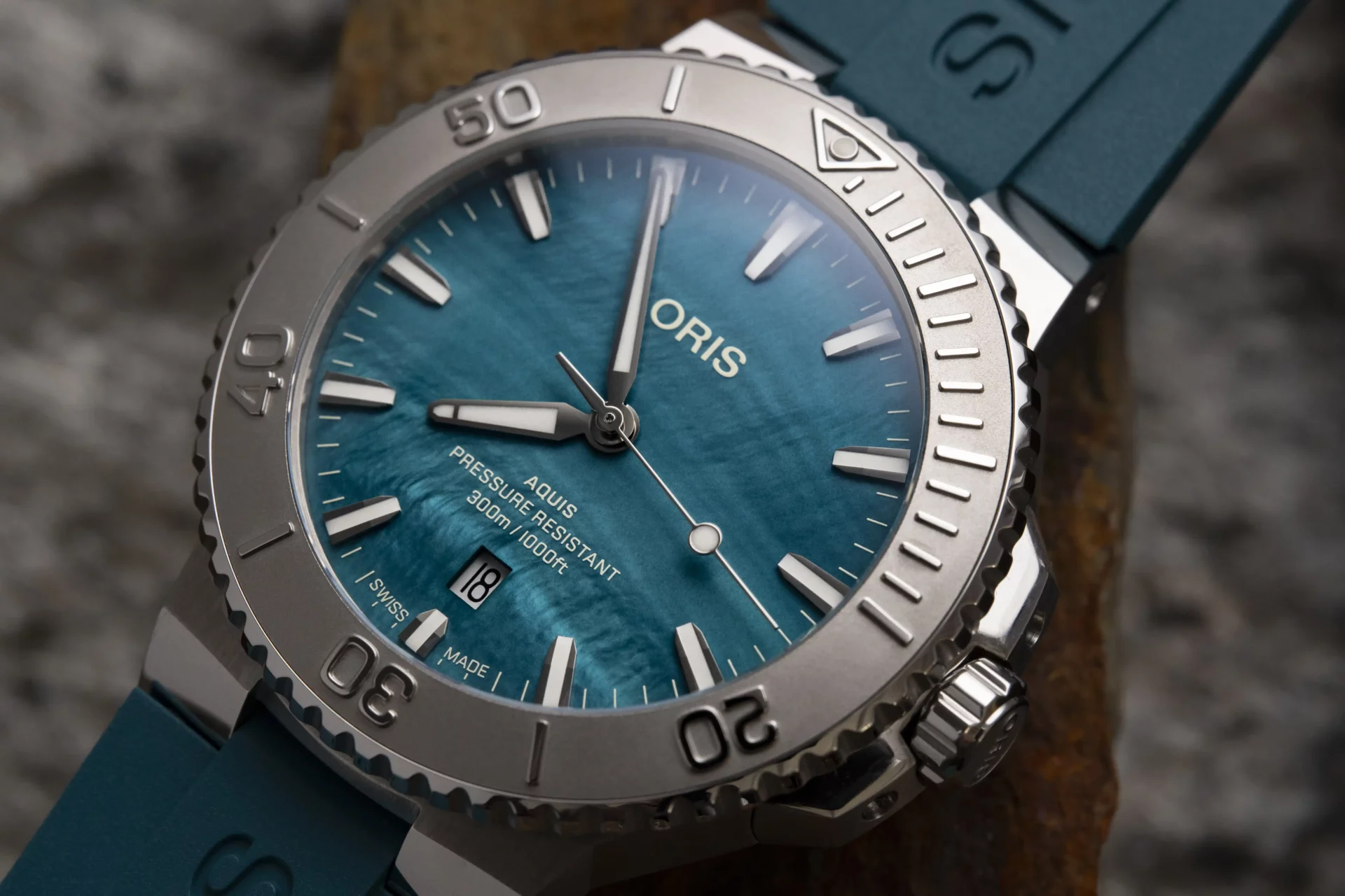 Oris Date New York Harbor Limited Edition II détails du cadran nacré vert d'eau