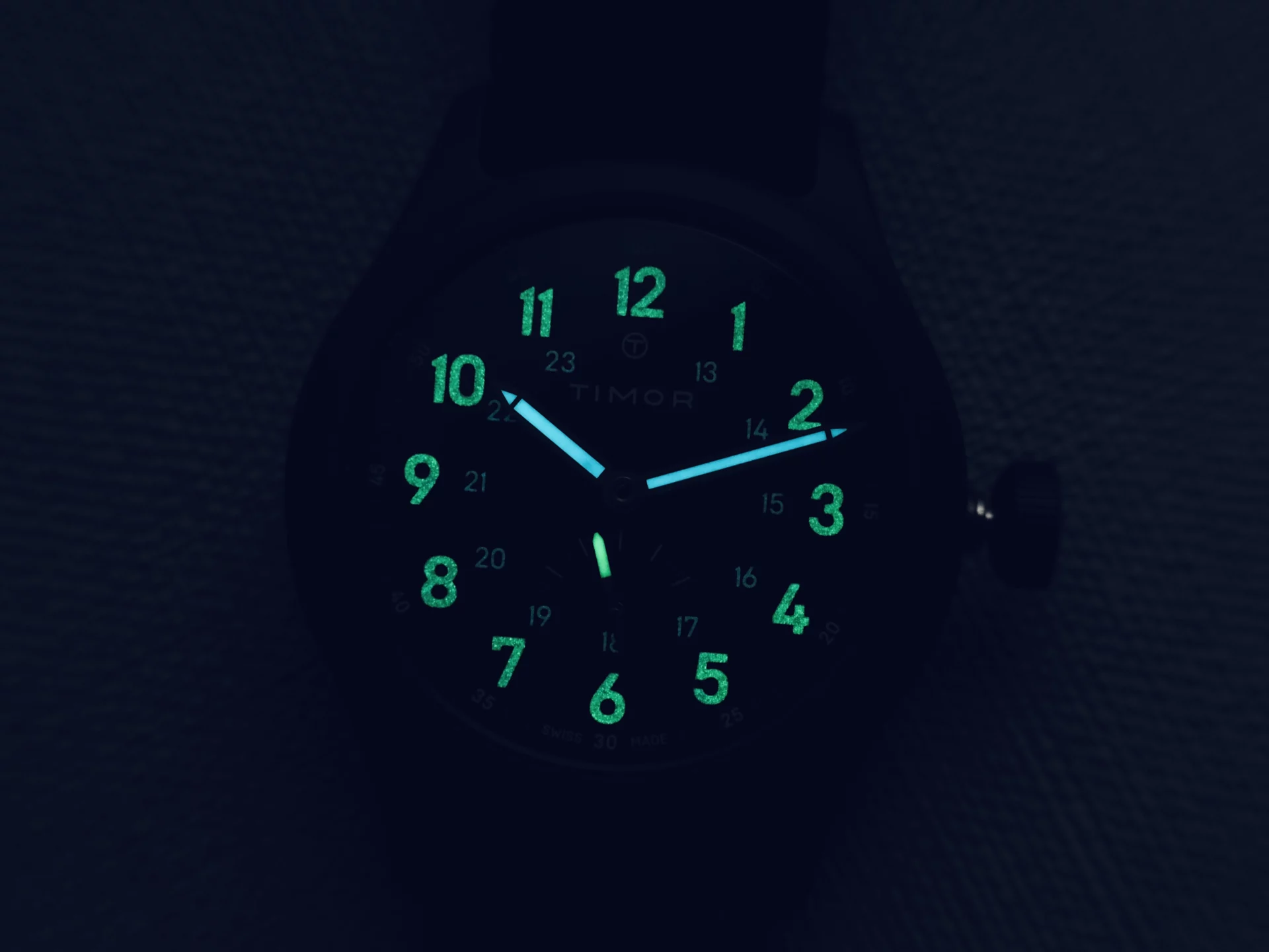 Timor 100M Modern Field Watch Expedition Case luminosité nocturne