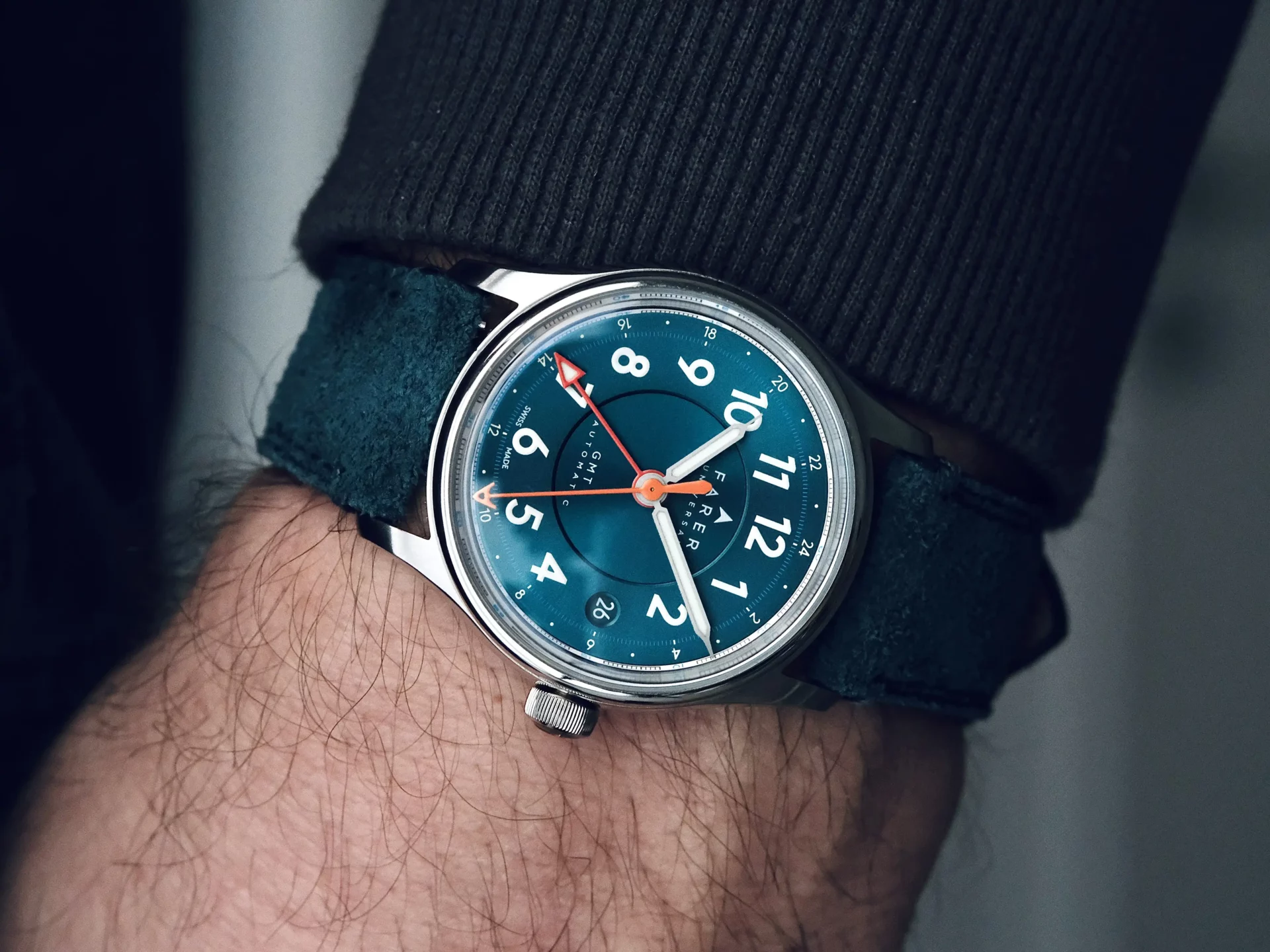 Farer Lander IV GMT 36mm au poignet