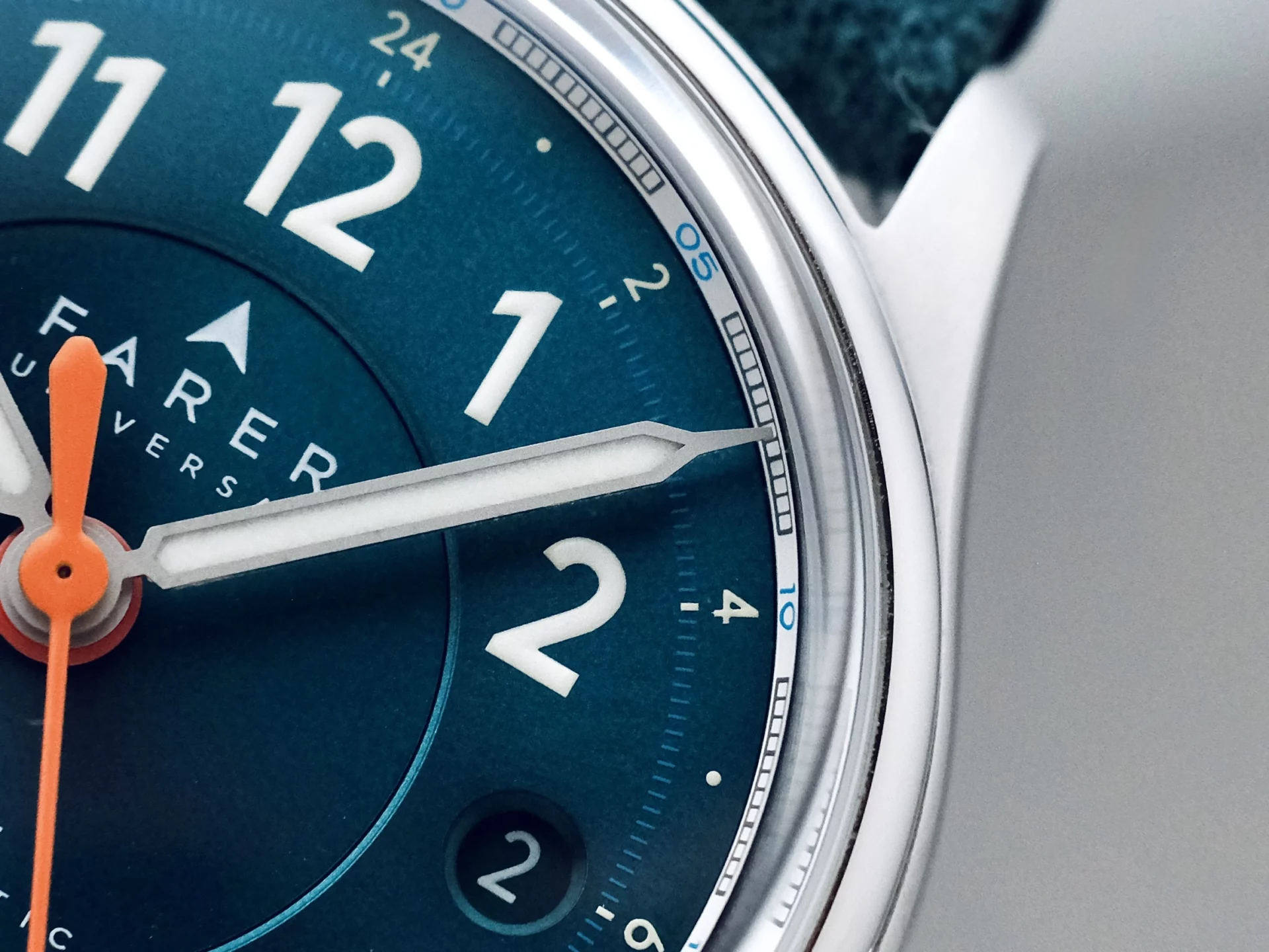 Farer Lander IV GMT 36mm détails du cadran