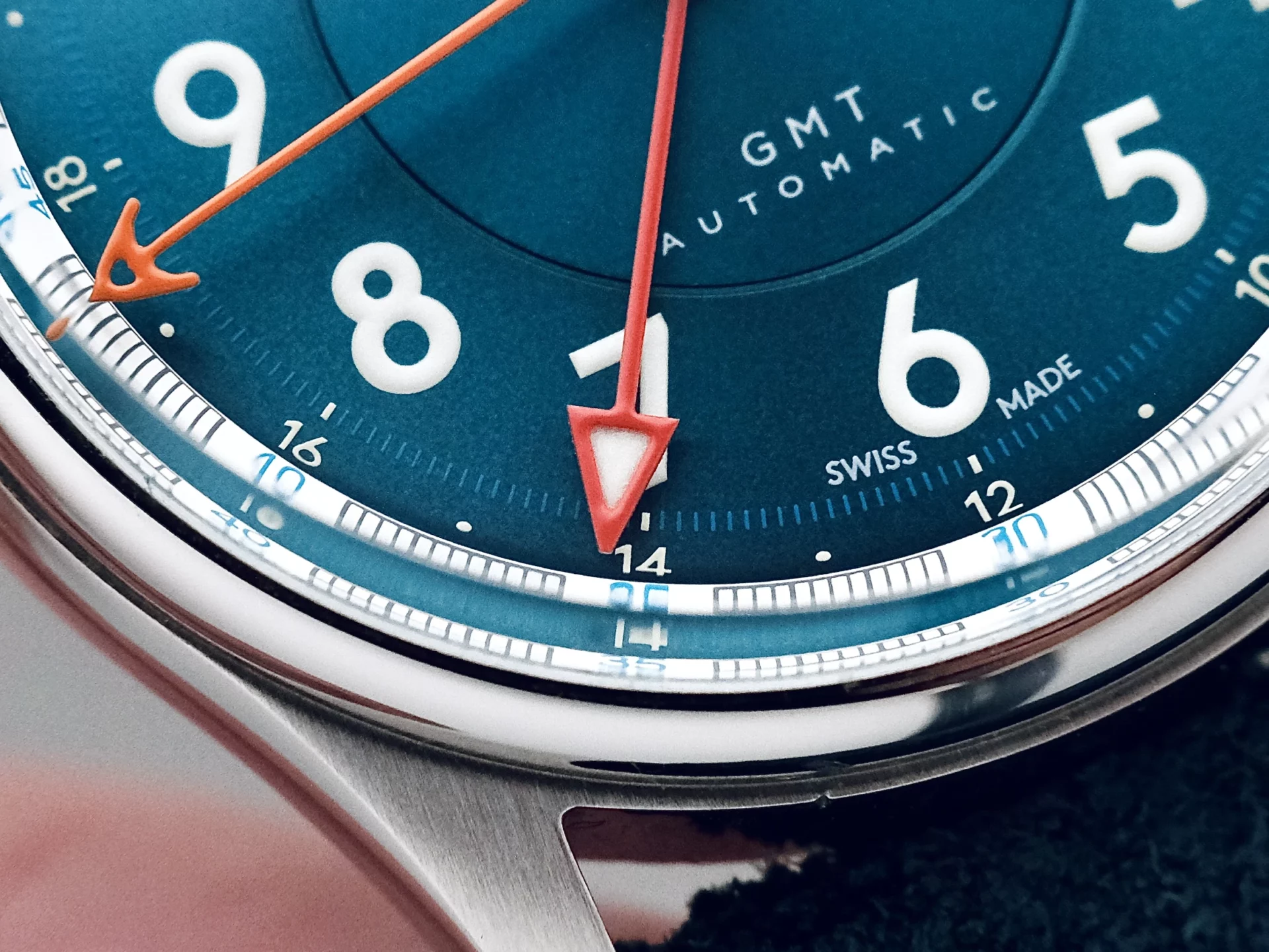 Farer Lander IV GMT 36mm détails du cadran