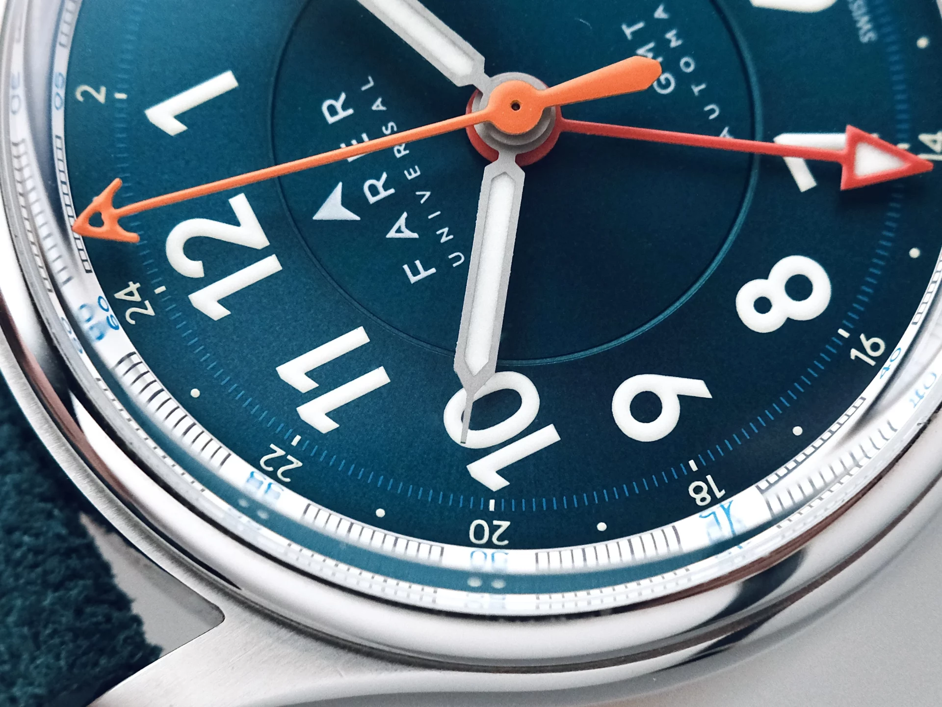 Farer Lander IV GMT 36mm détails du cadran