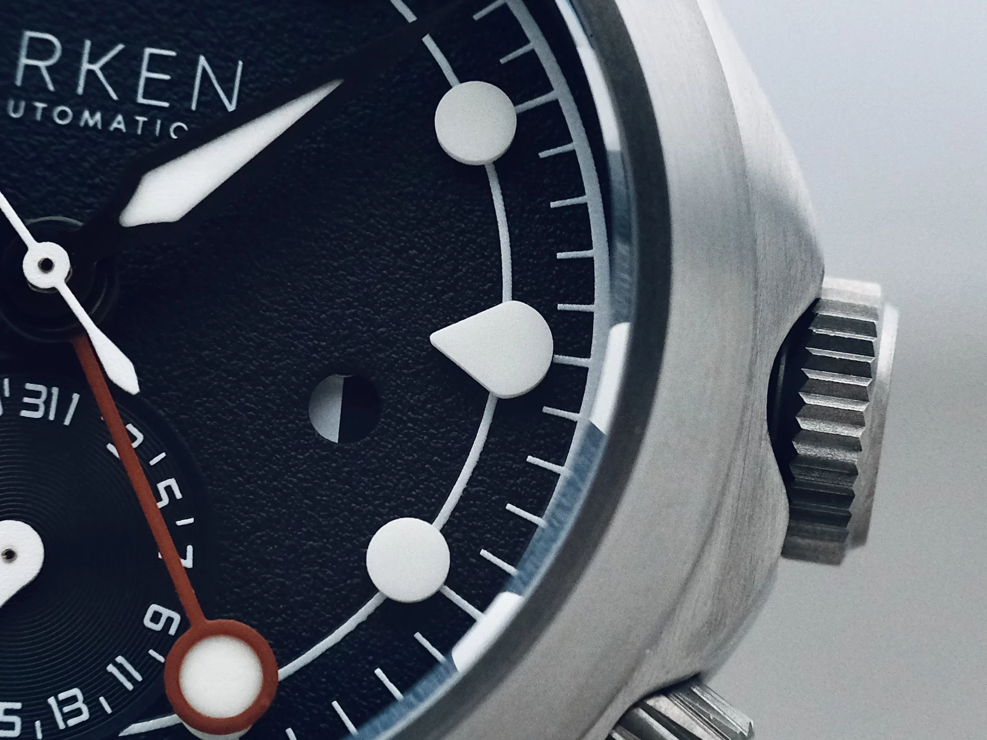 Arken Alterum Anthracite Grey indicateurs jours/nuit