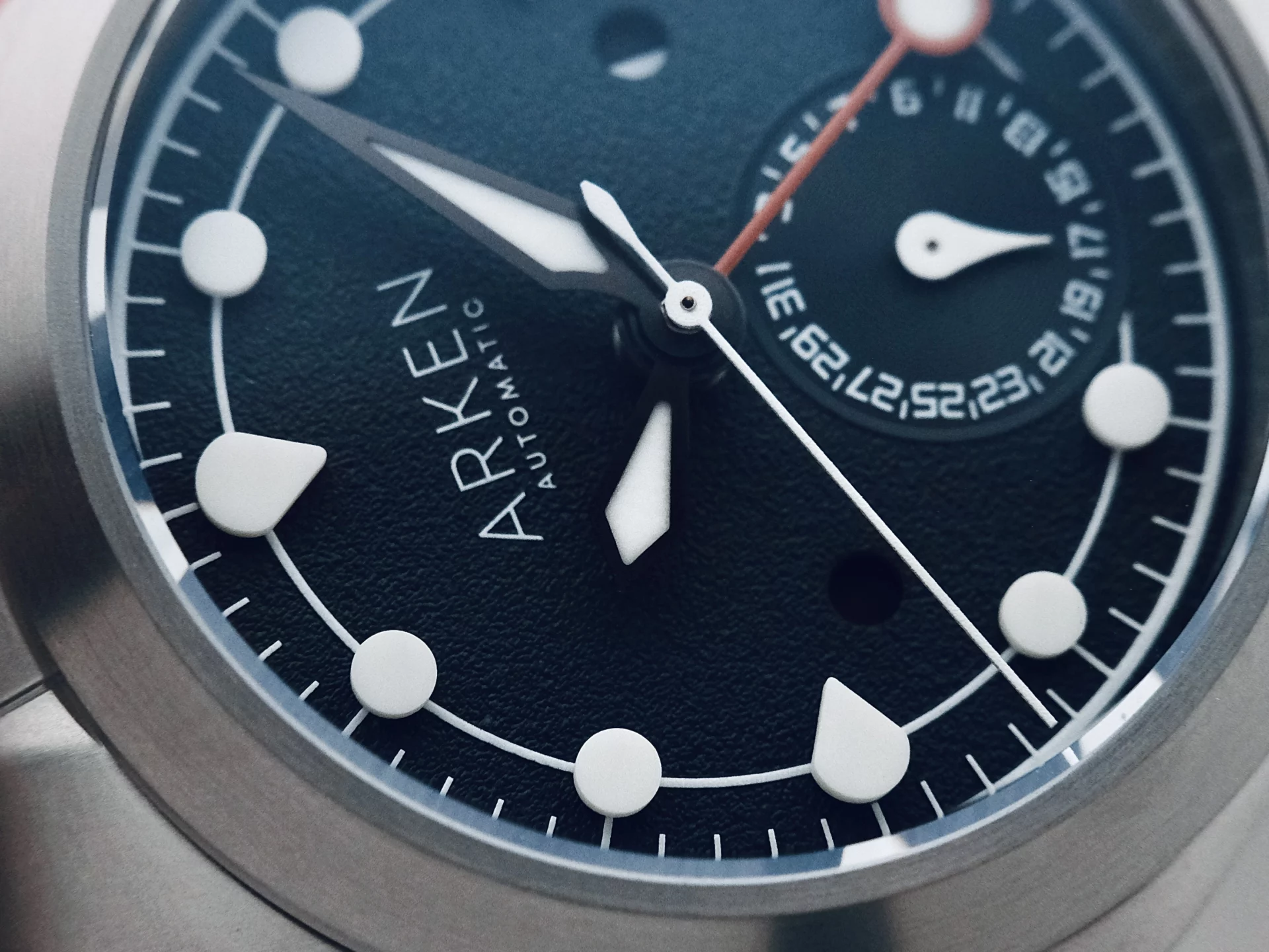 Arken Alterum Anthracite Grey détails du cadran