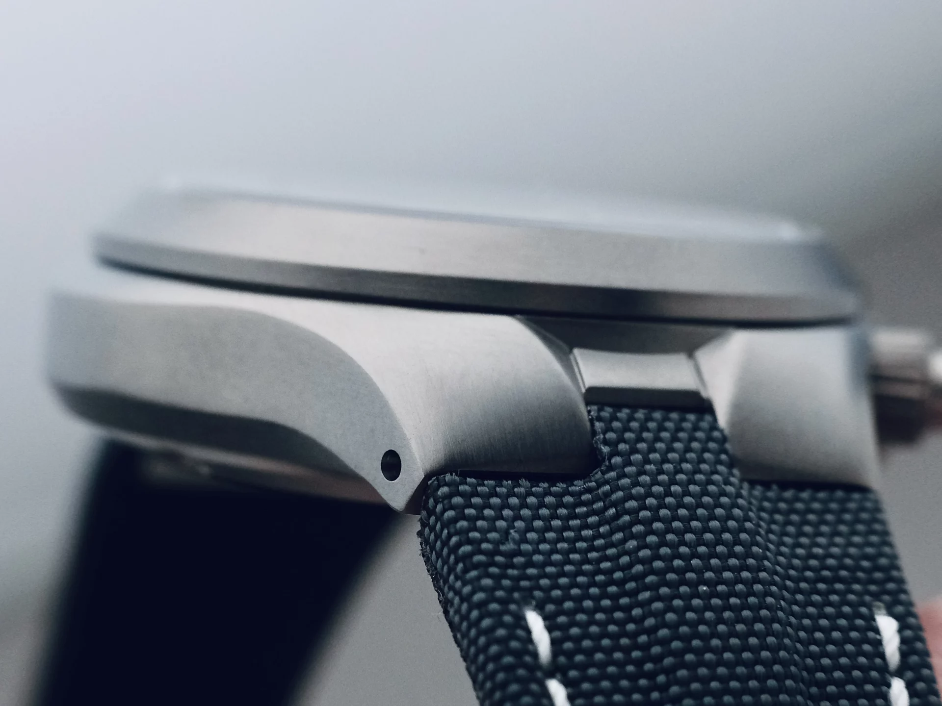 Arken Alterum Anthracite Grey boîtier titane brossé