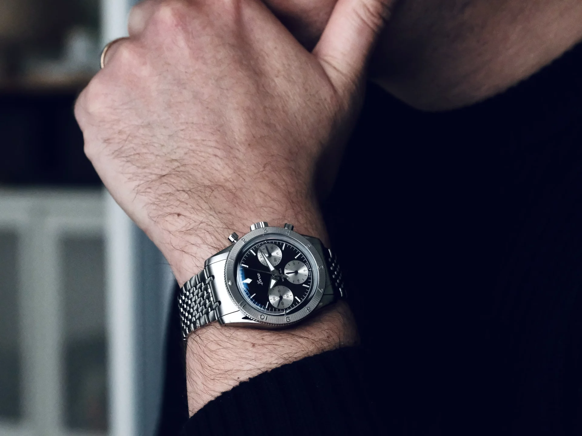 Lorca Model No.2 Golden Gray au poignet