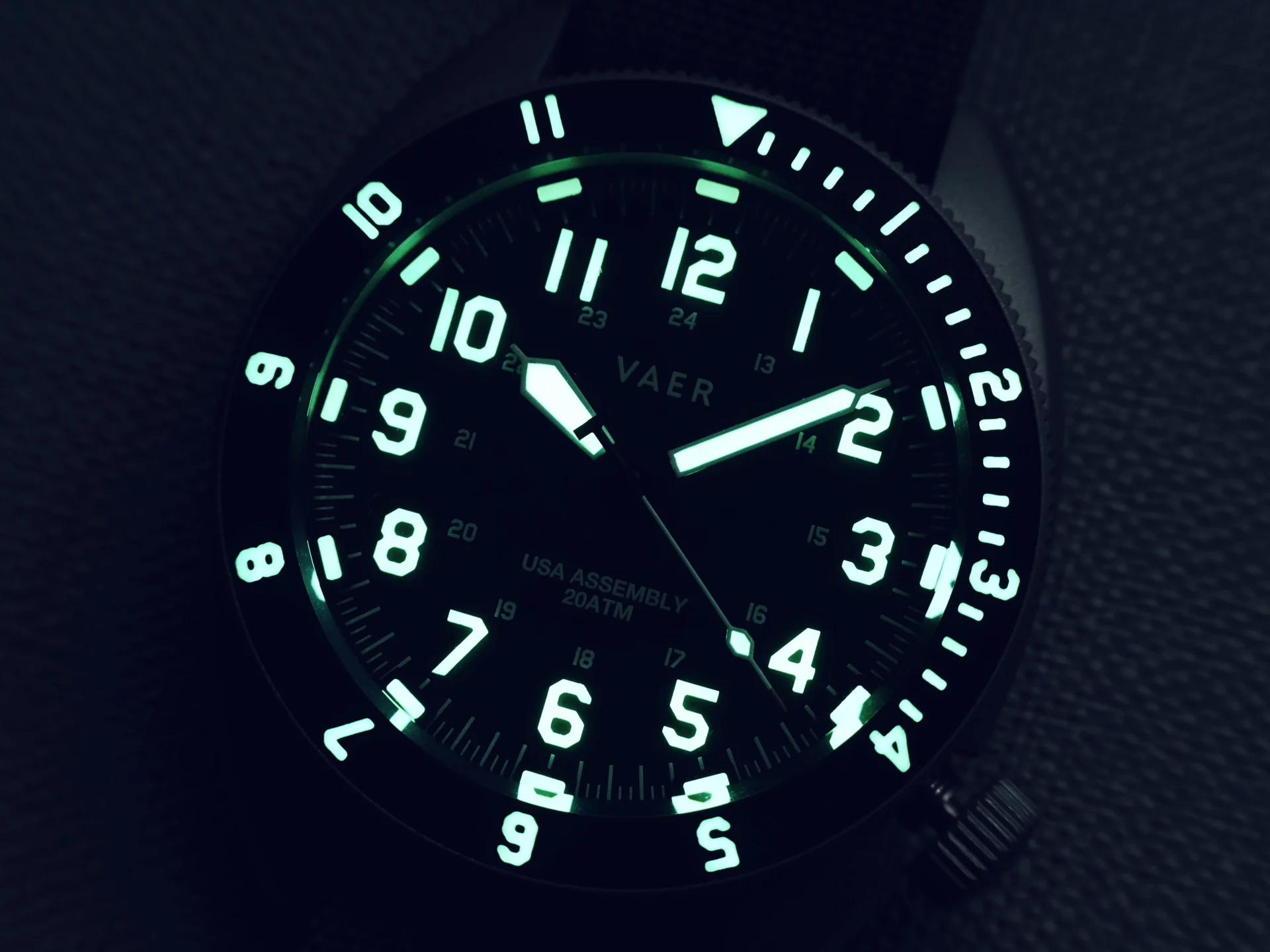 Vaer C4 Tactical Field Solar luminescence 