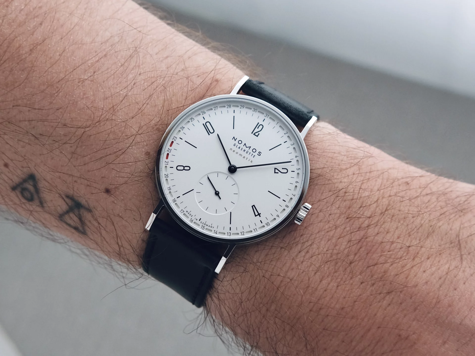Nomos Tangente 38 Update Ref. 147 au poignet