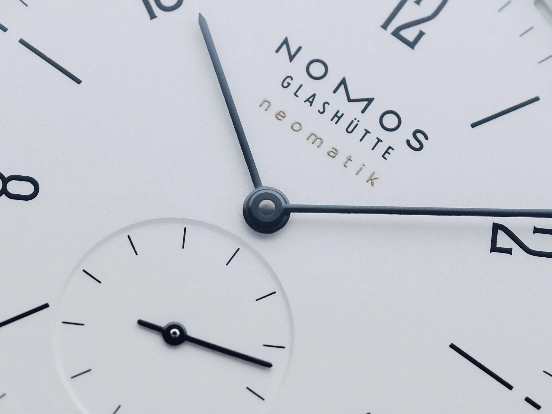 Nomos Tangente 38 Update Ref. 147 détails du cadran