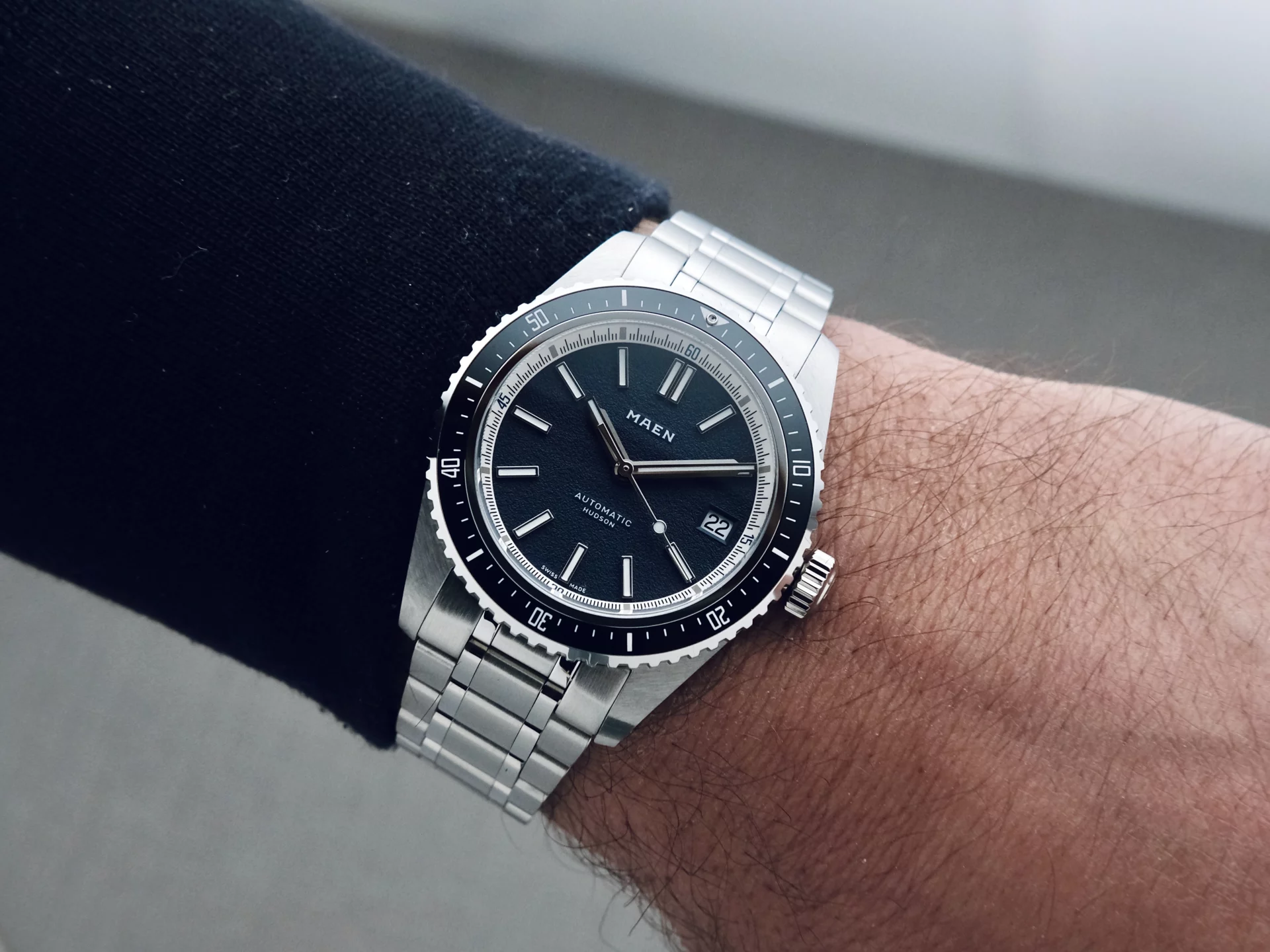 Maen Hudson 38 MK5 au poignet