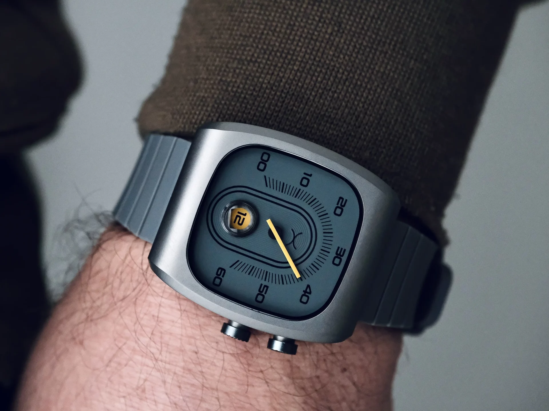 Xeric Restroscope Jump Hour au poignet