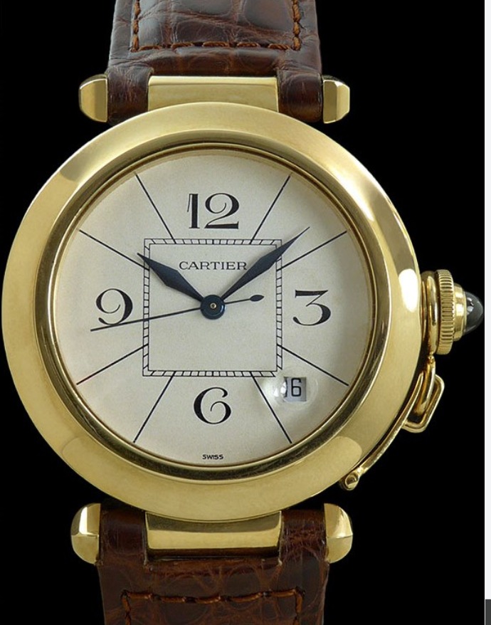 Cartier Pasha en or jaune avec cadran argenté, date et bracelet en cuir marron